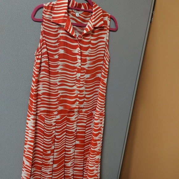 Sleeveless dress - Picture 3 of 3